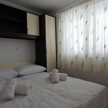 Sveti Vid-Miholjice Apartments Jela מראה חיצוני תמונה