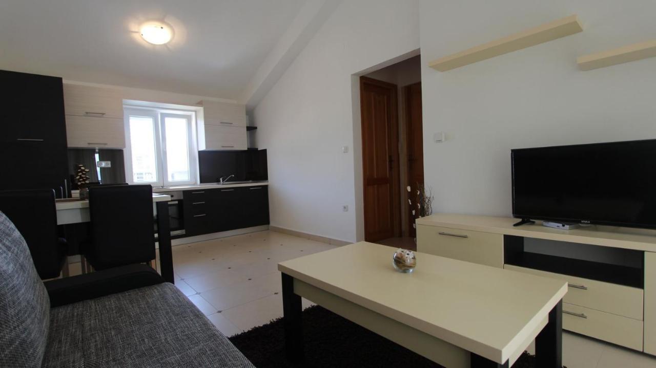 Sveti Vid-Miholjice Apartments Jela מראה חיצוני תמונה